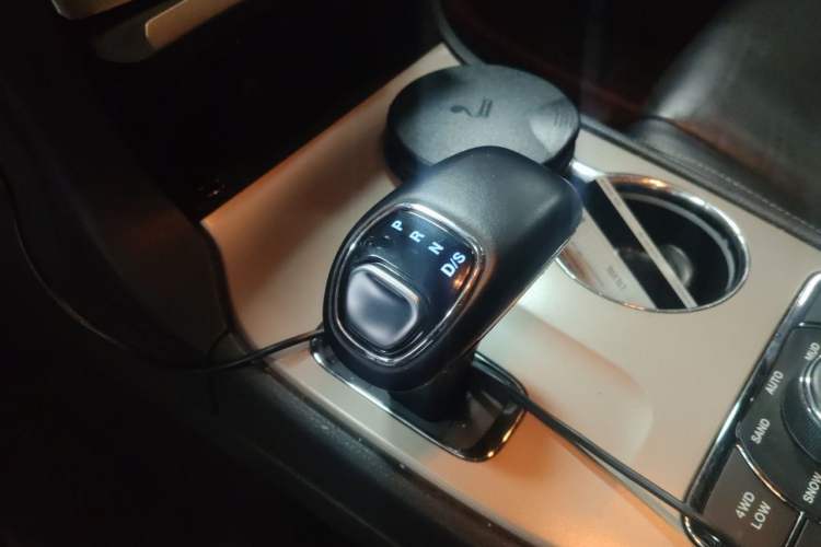Used Jeep Grand Cherokee 2014 3.6L Comfort Navigation Edition Gear Lever