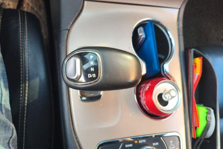 Used Jeep Grand Cherokee 2014 3.6L Elite Navigation Edition Gear Lever