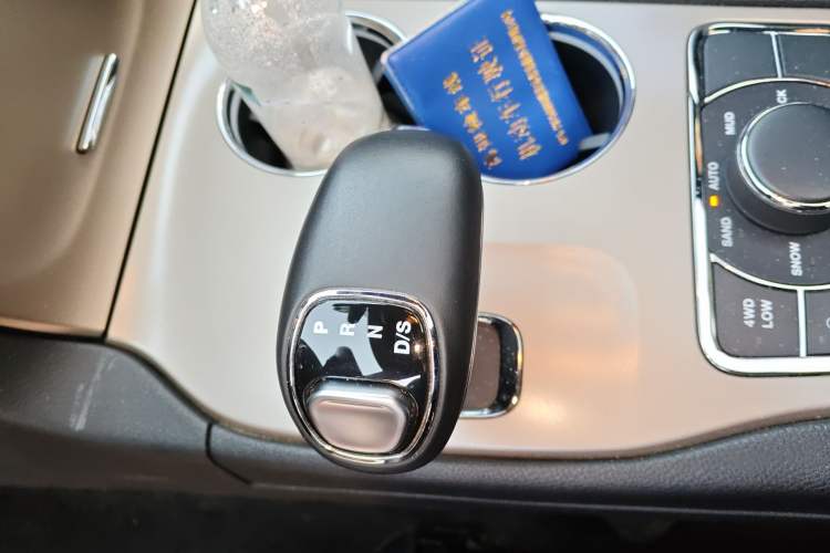 Used Jeep Grand Cherokee 2014 3.0L Comfort Navigation Edition Gear Lever
