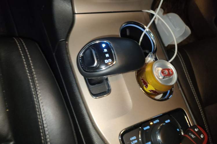Used Jeep Grand Cherokee 2014 3.0L Comfort Navigation Edition Gear Lever