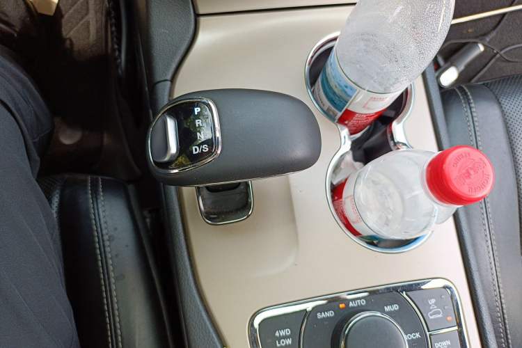 Used Jeep Grand Cherokee 2014 3.6L Elite Navigation Edition Gear Lever