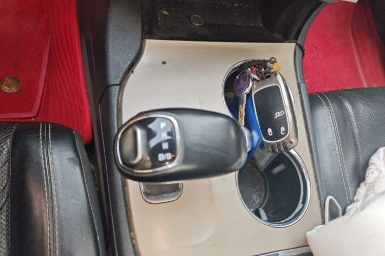 Used Jeep Grand Cherokee 2014 3.6L Elite Navigation Edition Gear Lever