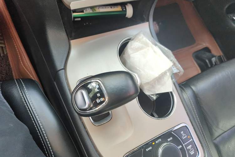 Used Jeep Grand Cherokee 2014 3.6L Elite Navigation Edition Gear Lever