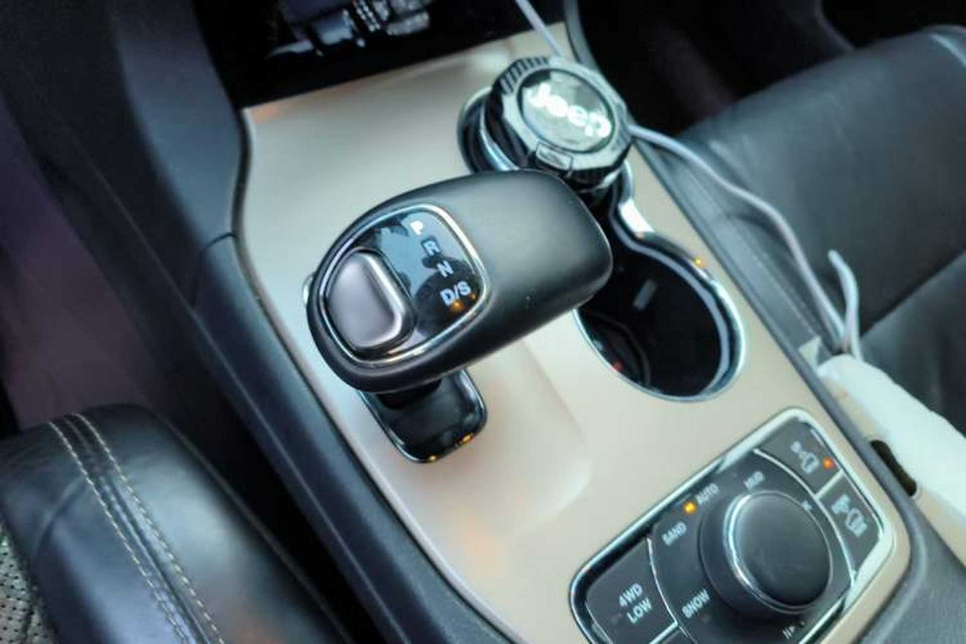 Used Jeep Grand Cherokee 2014 3.6L Elite Navigation Edition Gear Lever