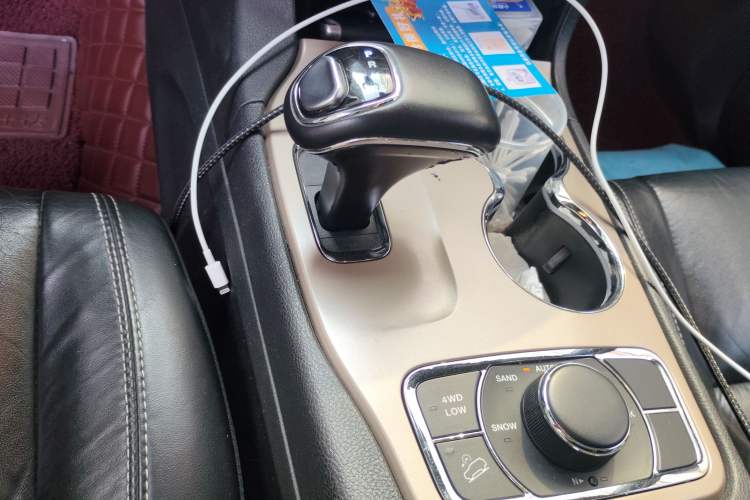 Used Jeep Grand Cherokee 2014 3.0L Comfort Navigation Edition Gear Lever