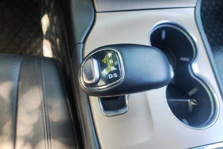 Used Jeep Grand Cherokee 2014 3.0TD Diesel Comfort Navigation Version Gear Lever