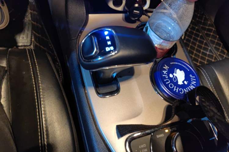 Used Jeep Grand Cherokee 2014 3.0L Comfort Navigation Edition Gear Lever