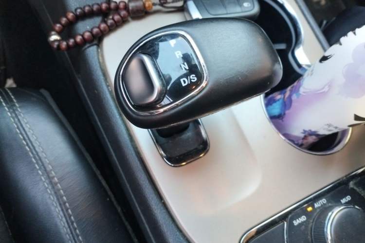 Used Jeep Grand Cherokee 2014 3.0L Comfort Navigation Edition Gear Lever