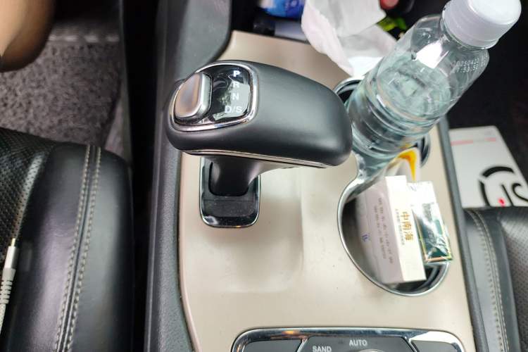 Used Jeep Grand Cherokee 2014 3.6L Elite Navigation Edition Gear Lever