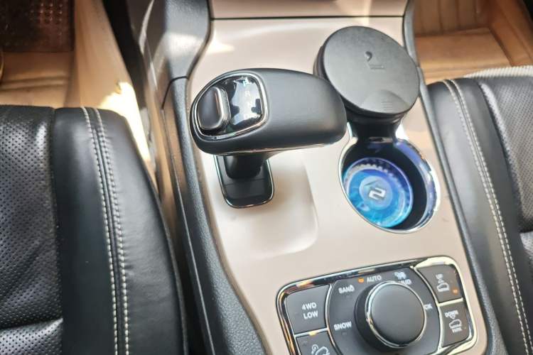 Used Jeep Grand Cherokee 2014 3.6L Elite Navigation Edition Gear Lever