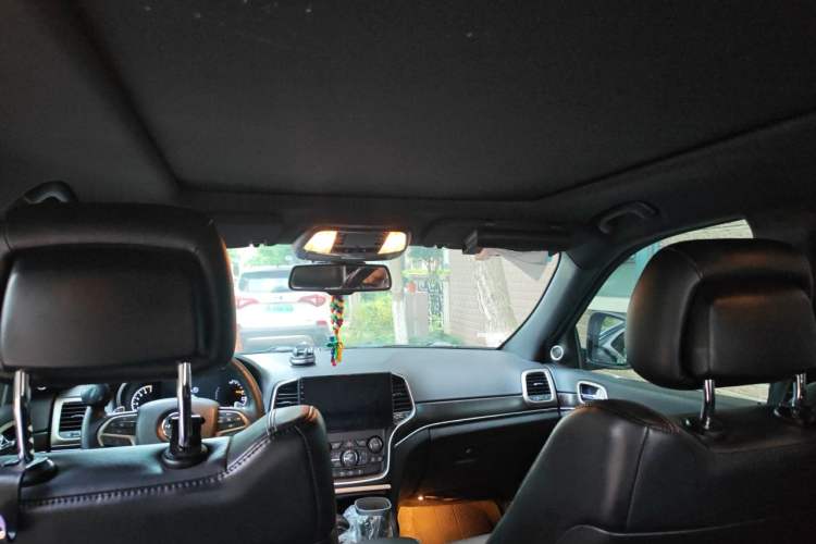 Used Jeep Grand Cherokee 2014 3.0L Comfort Navigation Edition Headliner