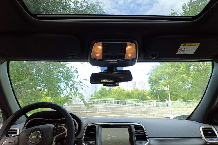 Used Jeep Grand Cherokee 2014 3.6L Elite Navigation Edition Headliner