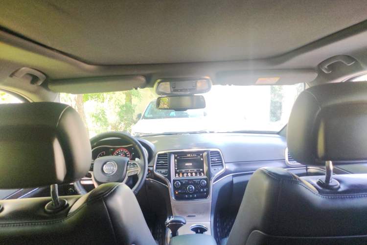 Used Jeep Grand Cherokee 2014 3.0TD Diesel Comfort Navigation Version Headliner