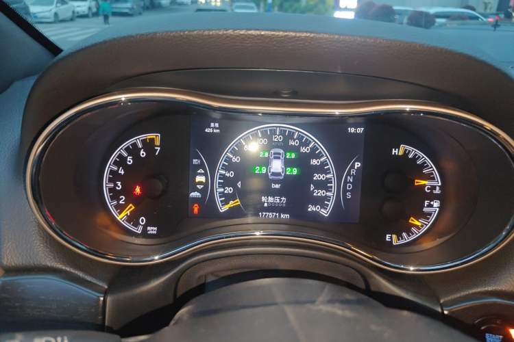 Used Jeep Grand Cherokee 2014 3.6L Elite Navigation Edition Instrument Cluster