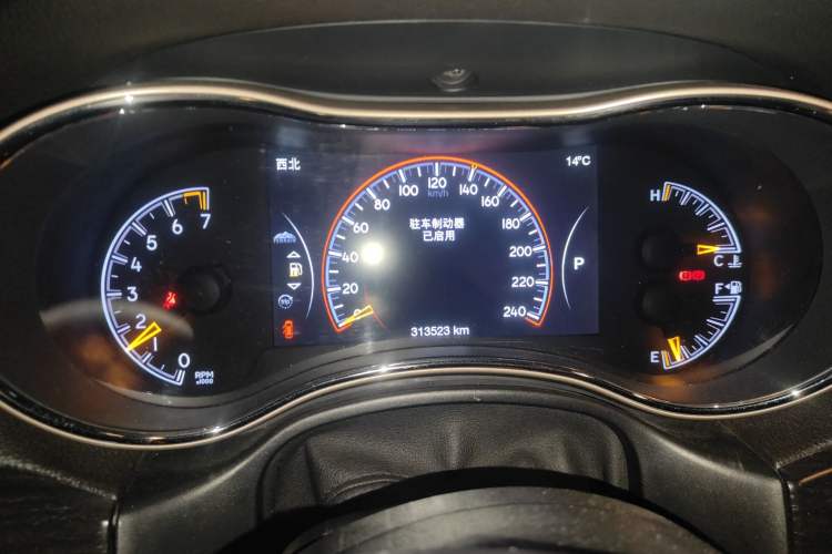 Used Jeep Grand Cherokee 2014 3.0L Comfort Navigation Edition Instrument Cluster