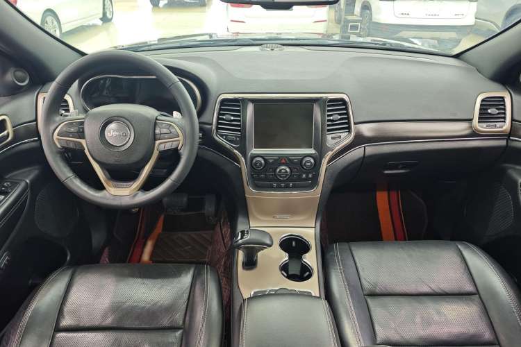 Used Jeep Grand Cherokee 2014 3.6L Elite Navigation Edition Interior 1