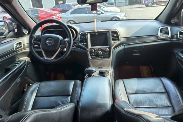 Used Jeep Grand Cherokee 2014 3.6L Elite Navigation Edition Interior 1