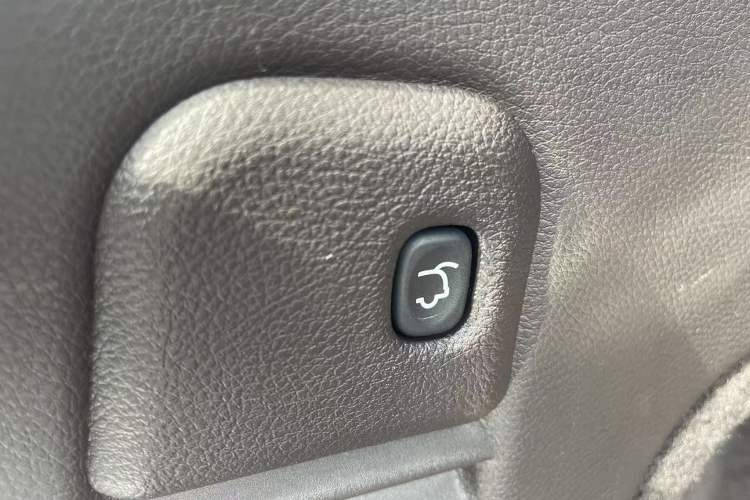 Used Jeep Grand Cherokee 2014 3.6L Flagship Prestige Edition Interior 1