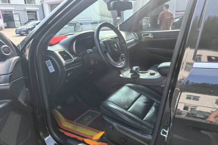 Used Jeep Grand Cherokee 2014 3.6L Elite Navigation Edition Interior 2