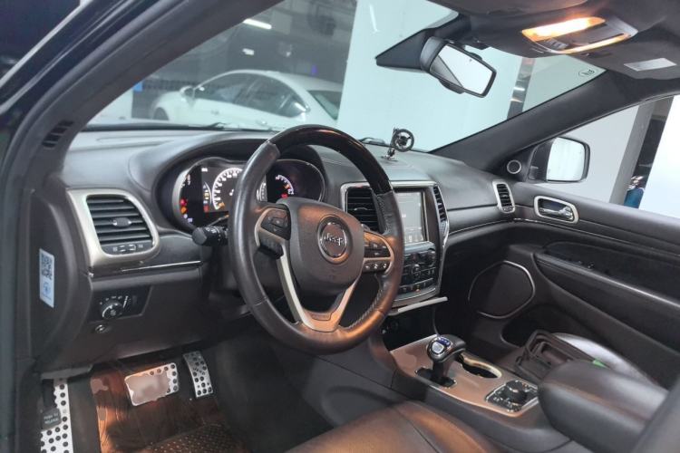 Used Jeep Grand Cherokee 2014 3.0L Flagship Zunyue Edition Interior 2
