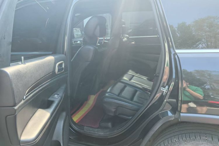 Used Jeep Grand Cherokee 2014 3.6L Elite Navigation Edition Interior 3