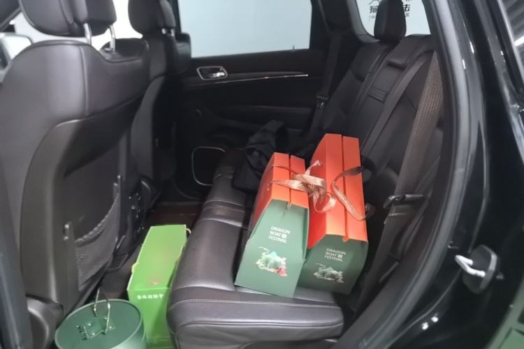 Used Jeep Grand Cherokee 2014 3.0L Flagship Zunyue Edition Interior 4