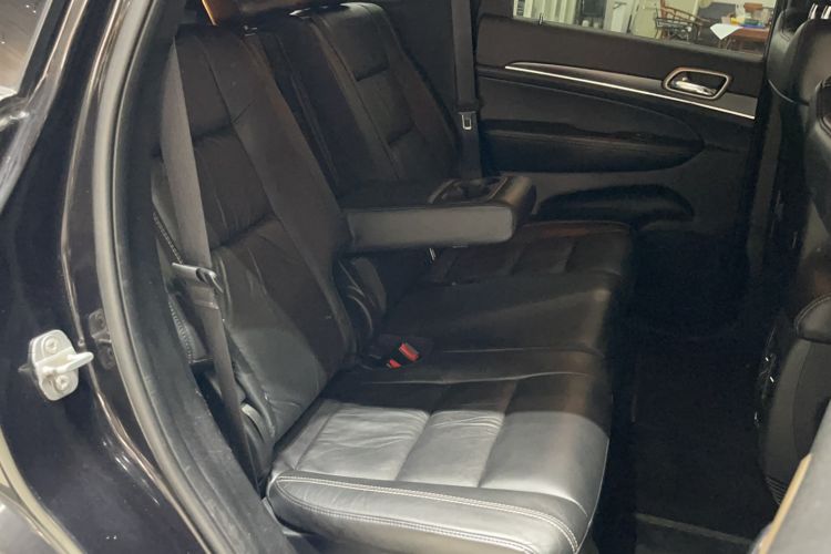 Used Jeep Grand Cherokee 2014 3.0L Comfort Navigation Edition Interior 6