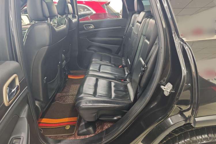 Used Jeep Grand Cherokee 2014 3.6L Elite Navigation Edition Interior 7