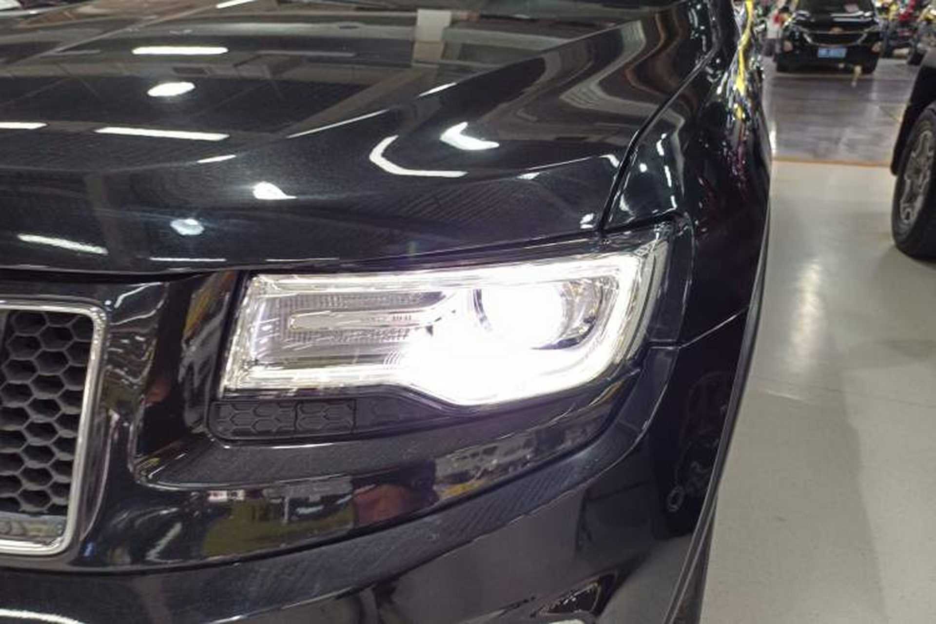 Used Jeep Grand Cherokee 2014 3.0L Comfort Navigation Edition Left Front Headlight