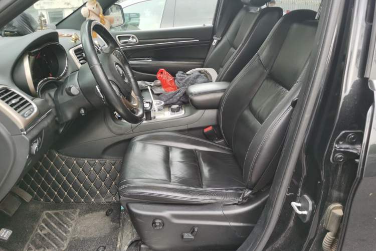 Used Jeep Grand Cherokee 2014 3.0TD Diesel Comfort Navigation Version Left Front Seat