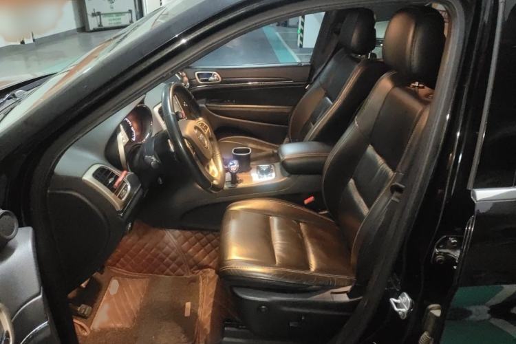 Used Jeep Grand Cherokee 2014 3.0TD Diesel Comfort Navigation Version Left Front Seat
