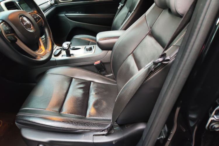 Used Jeep Grand Cherokee 2014 3.6L Elite Navigation Edition Left Front Seat