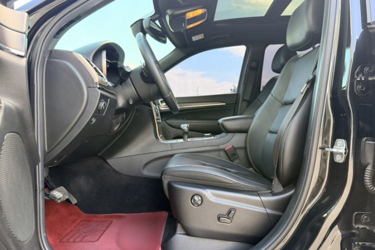 Used Jeep Grand Cherokee 2014 3.6L Elite Navigation Edition Left Front Seat
