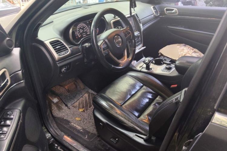 Used Jeep Grand Cherokee 2014 3.6L Elite Navigation Edition Left Front Seat