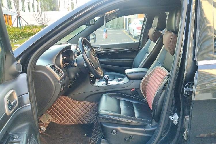 Used Jeep Grand Cherokee 2014 3.0L Comfort Navigation Edition Left Front Seat