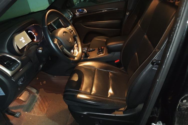 Used Jeep Grand Cherokee 2014 3.6L Elite Navigation Edition Left Front Seat