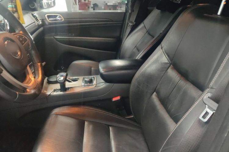 Used Jeep Grand Cherokee 2014 3.6L Comfort Navigation Edition Left Front Seat