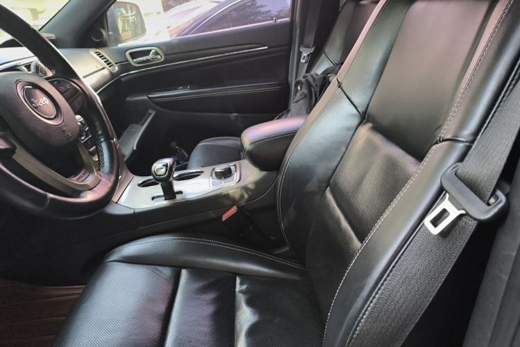 Used Jeep Grand Cherokee 2014 3.6L Elite Navigation Edition Left Front Seat