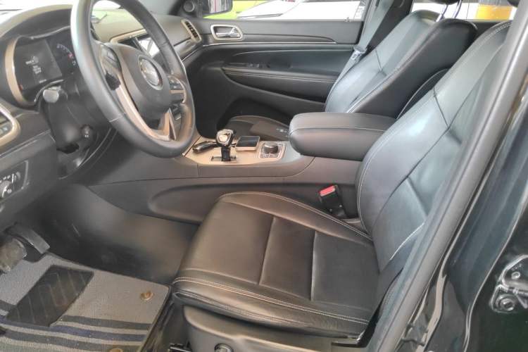 Used Jeep Grand Cherokee 2014 3.6L Elite Navigation Edition Left Front Seat