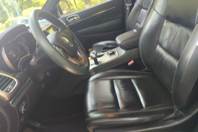 Used Jeep Grand Cherokee 2014 3.0TD Diesel Comfort Navigation Version Left Front Seat