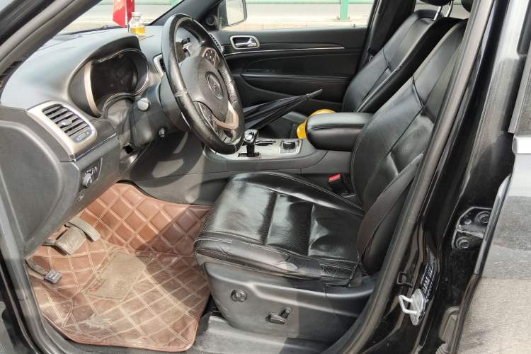 Used Jeep Grand Cherokee 2014 3.6L Elite Navigation Edition Left Front Seat