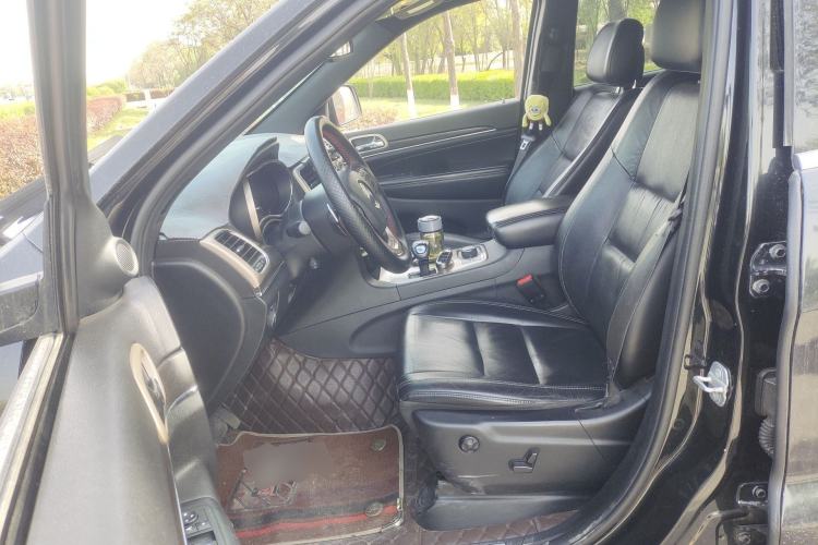 Used Jeep Grand Cherokee 2014 3.0TD Diesel Comfort Navigation Version Left Front Seat