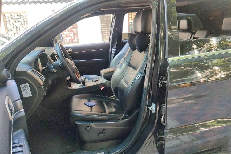 Used Jeep Grand Cherokee 2014 3.0TD Diesel Comfort Navigation Version Left Front Seat