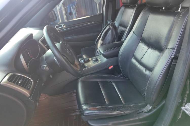 Used Jeep Grand Cherokee 2014 3.0L Comfort Navigation Edition Left Front Seat