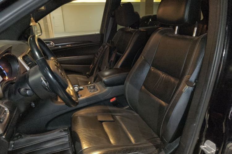 Used Jeep Grand Cherokee 2014 3.0L Comfort Navigation Edition Left Front Seat