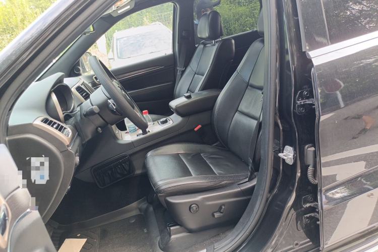 Used Jeep Grand Cherokee 2014 3.6L Elite Navigation Edition Left Front Seat