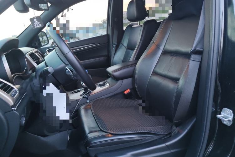 Used Jeep Grand Cherokee 2014 3.0L Comfort Navigation Edition Left Front Seat