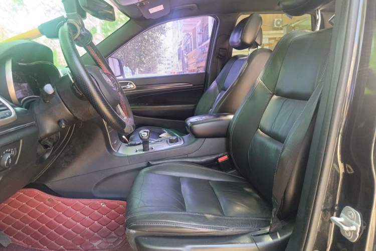 Used Jeep Grand Cherokee 2014 3.0L Comfort Navigation Edition Left Front Seat
