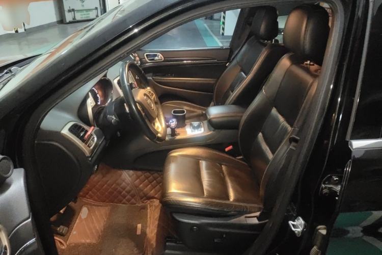 Used Jeep Grand Cherokee 2014 3.0TD Diesel Comfort Navigation Version Left Front Seat