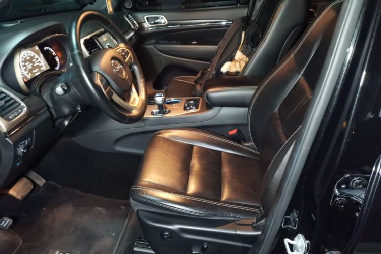 Used Jeep Grand Cherokee 2014 3.0L Comfort Navigation Edition Left Front Seat